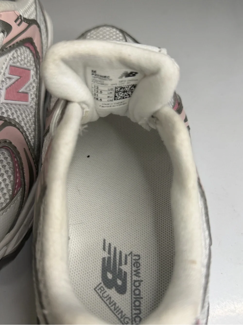 ❌❌❌New Balance Kids Silver and Pink Mesh Sneakers